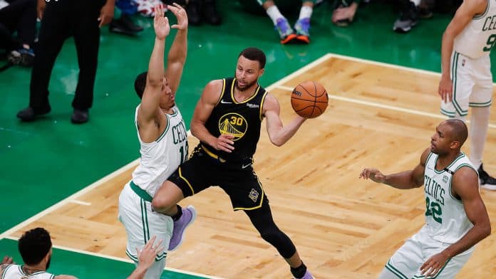 final_nba_2022_warriors_samakan_kedudukan_2_2