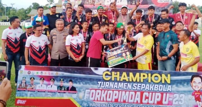 final_sepakbola_piala_forkopimda_sergai_pelaku_umkm_senang_meraup_keuntungan