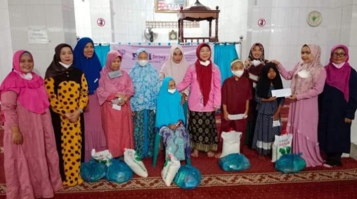 fjpi_sumut_berbagi_salurkan_125_paket_sembako