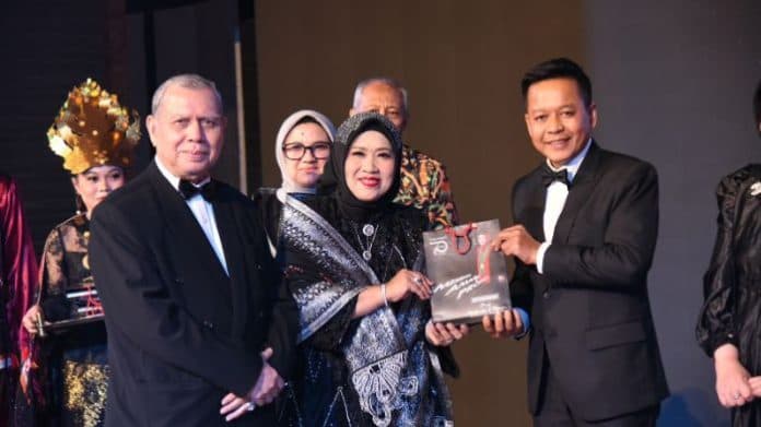 fkg_usu_rayakan_purnabakti_dan_peluncuran_autobiografi_memenuhi_amanah_profesi