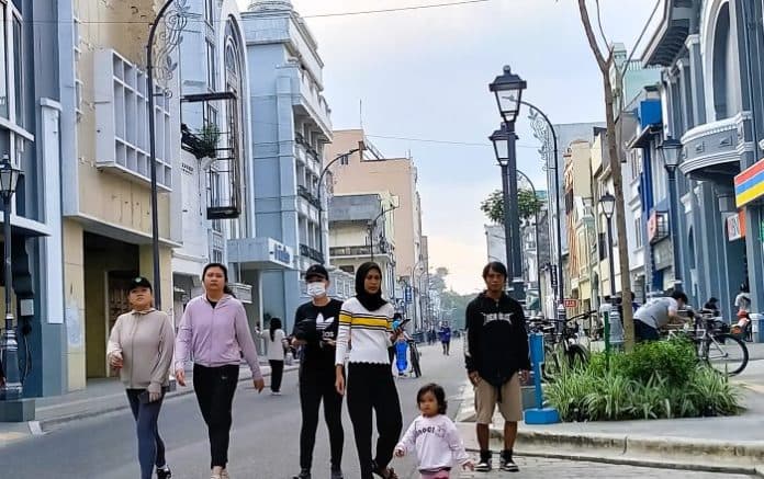 fokus_lensa_car_free_day_lapangan_merdeka_ajang_rekreasi_dan_mencari_perhatian