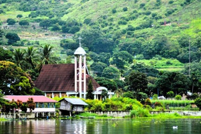 fokus_lensa_danau_toba_masih_menyimpan_pesona