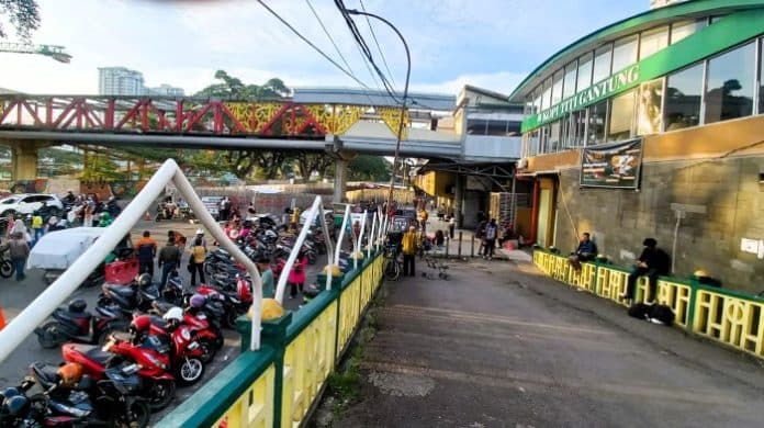 fokus_lensa_jembatan_ala_victoria_di_kota_paris_van_sumatera