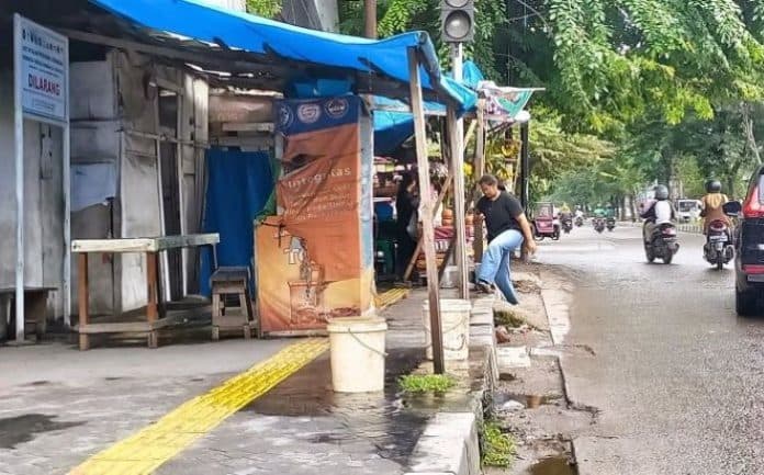 fokus_lensa_ketika_hak_pejalan_kaki_dikuasai