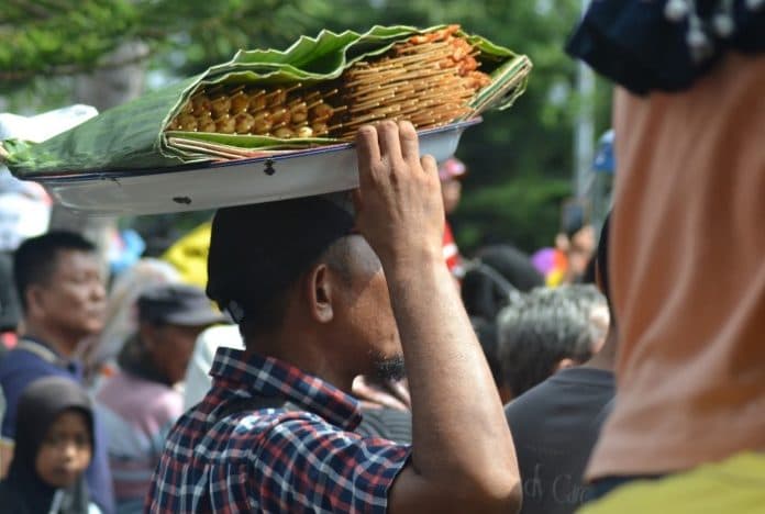 fokus_lensa_rayakan_kemerdekaan_sembari_melihat_beragam_perilaku