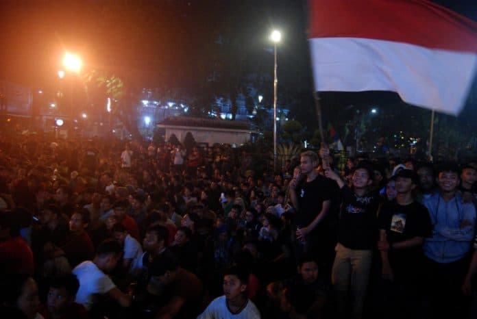 fokus_lensa_ribuan_warga_medan_banjiri_nobar_timnas_indonesia