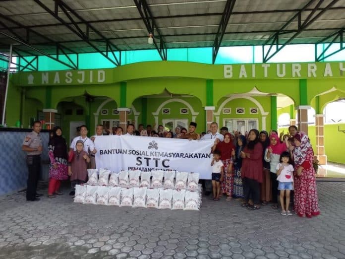 fokus_lensa_sttc_bagikan_bansos_di_ramadhan_penuh_berkah