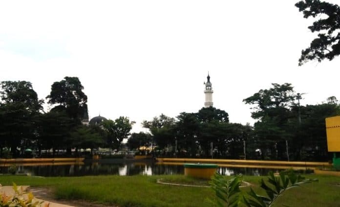 fokus_lensa_taman_sri_deli_kolam_nan_indah_tempat_berangin_para_sultan