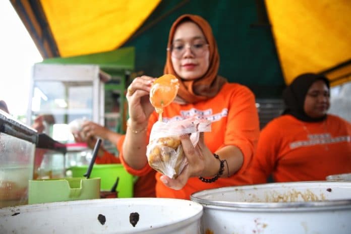 fokus_lensa_toge_panyabungan_kuliner_manis_khas_di_bulan_ramadhan