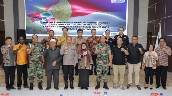 forkopimda_dan_tokoh_agama_serukan_pematang_siantar_kota_toleransi