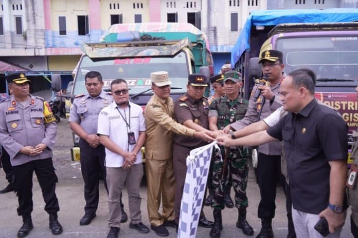 forkopimda_labusel_lepas_pergeseran_logistik_pilkada_serentak_2024