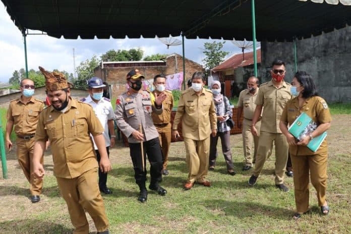 forkopimda_pantau_kesiapan_tps_kapolres_siantar_patuhi_prokes_jangan_golput