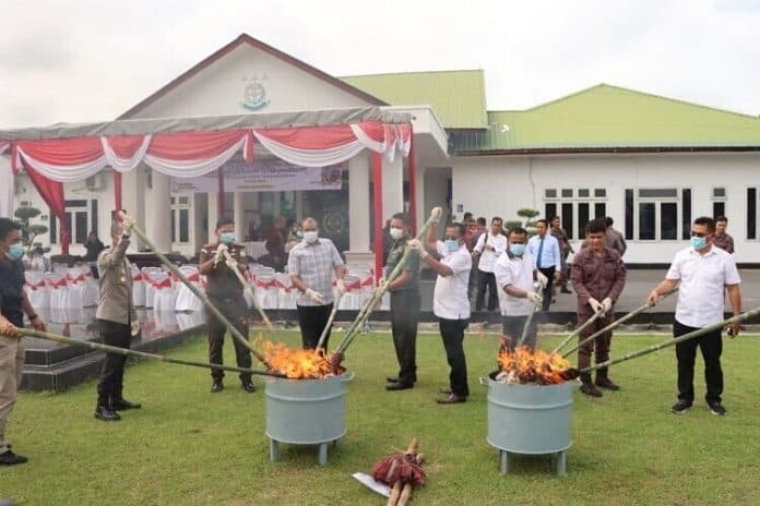 forkopimda_sergai_musnahkan_barang_bukti_tindak_pidana_umum_232_perkara