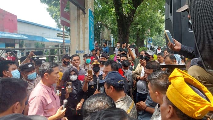 forum_rakyat_dan_aktivis_demo_di_pertamina_tolak_kenaikan_harga_bbm