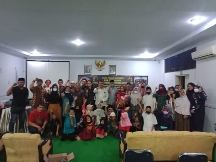 forwakes_sumut_berbagi_dan_berbuka_puasa_dengan_anak_yatim