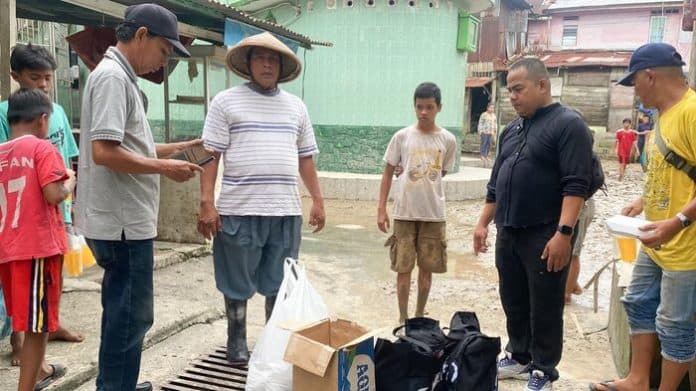 forwakes_sumut_salurkan_bantuan_bagi_korban_banjir_kecamatan_aur
