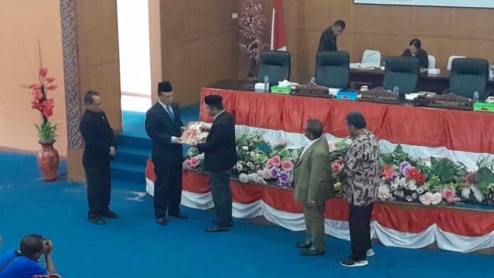 fraksi_gerindra_pakpak_bharat_soroti_pembelian_8_unit_kendaraan_dinas_camat