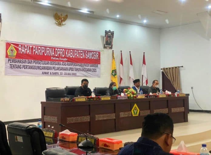 fraksi_pdip_dprd_samosir_tolak_pertanggungjawaban_bupati_ta_2021