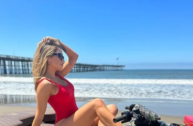 gadis_oktagon_ufc_brittney_palmer_unggah_foto_seksi_tak_ada_yang_mampu_menolak