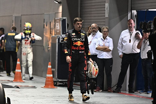 gagal_kunci_gelar_juara_verstappen_frustrasi_tampil_berantakan_di_gp_singapura