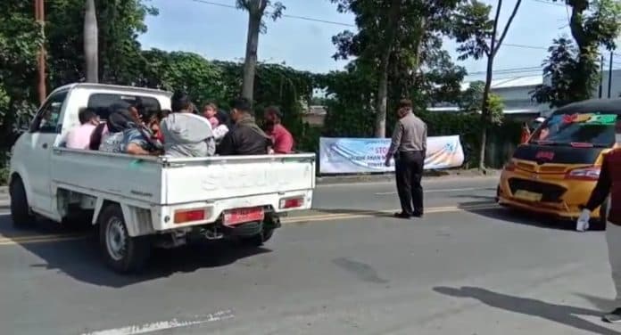 gagal_piknik_ke_danau_toba_warga_medan_balik_kanan