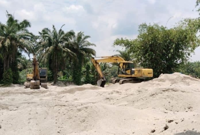 galian_pasir_diduga_ilegal_bebas_beraktivitas_di_desa_manggis_sergai