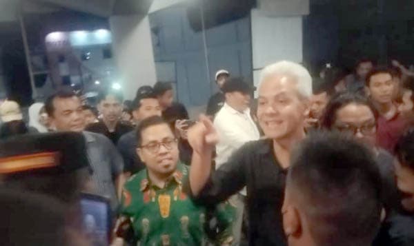 ganjar_pranowo_sapa_warga_kisaran_di_pusat_perbelanjaan
