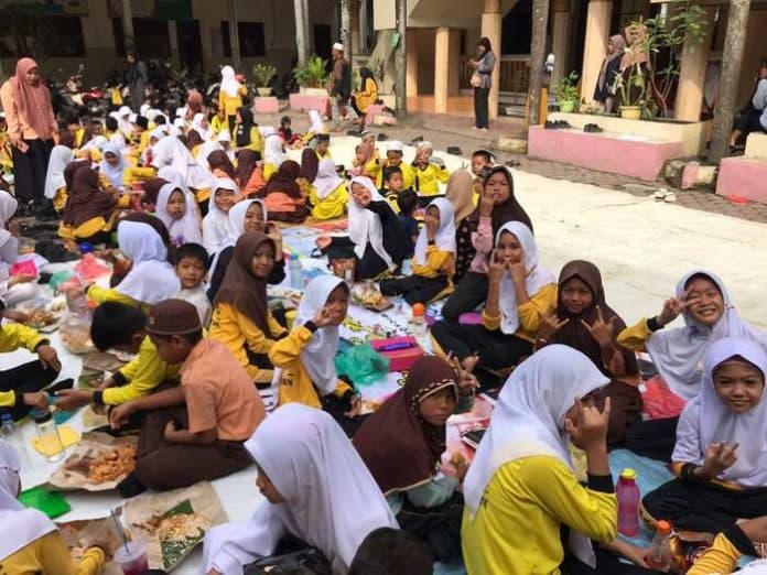 ganti_acara_wisuda_siswa_sd_muhammadiyah_1_kisaran_sarapan_bersama_orang_tua