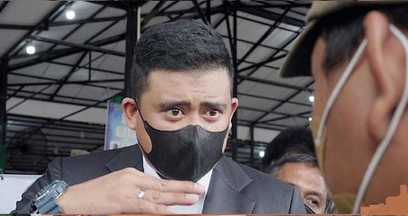 gara_gara_parkir_liar_di_badan_jalan_wali_kota_medan_ngamuk