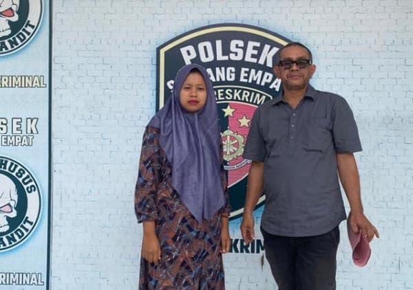 gara_gara_tunggak_cicilan_ponsel_milik_irt_dirampas_petugas_kredit_bank