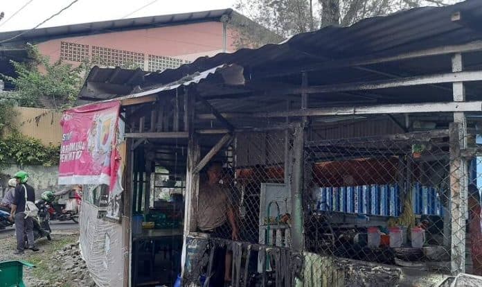 gas_bocor_warung_di_belakang_polsek_siantar_timur_terbakar