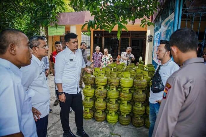 gas_elpiji_3_kg_langka_bobby_nasution_minta_pertamina_jamin_stok_aman_di_pangkalan