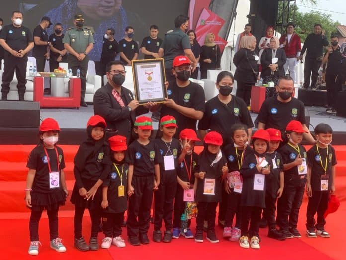 gebyar_dan_expo_pendidikan_kota_medan_pecahkan_4_rekor_muri