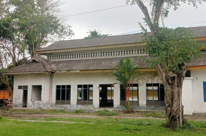 gedung_pemuda_knpi_deli_serdang_memprihatinkan_tanpa_jendela_dan_pintu