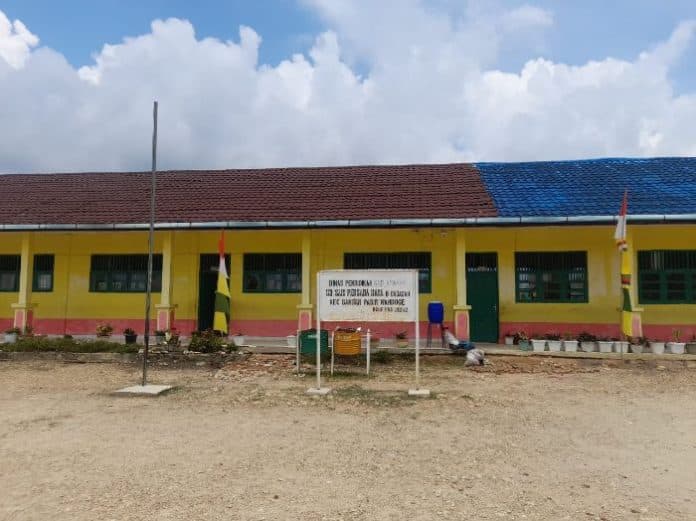 gedung_sd_sari_persada_raya_huta_bagasan_asahan_akan_dialiri_listrik