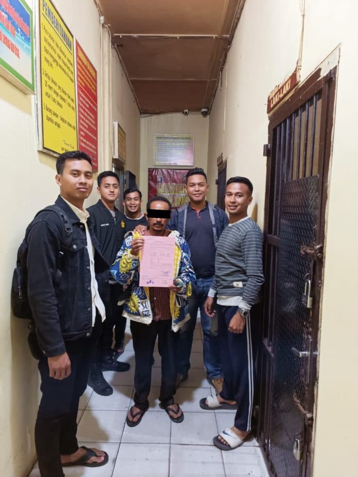 gegara_hubungan_spesial_istri_dan_tetangga_dibacok_suami