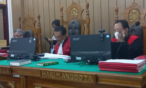 gegara_suruh_orang_bakar_mobil_raja_hotman_divonis_1_tahun_penjara