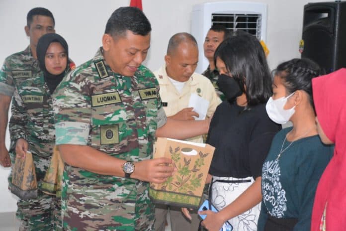 gelar_jumat_berkah_korem_022pt_santuni_anak_yatim_piatu