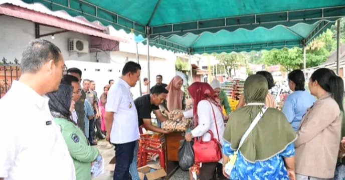 gelar_pasar_murah_harga_komoditas_di_sibolga_terjaga