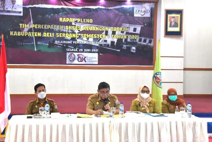 gelar_rapat_pleno_semester_i_tpkad_wabup_deli_serdang_tahun_2021_sejumlah_umkm_naik_kelas
