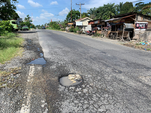 gelar_w20_jalan_lintas_menuju_parapat_masih_banyak_lubang