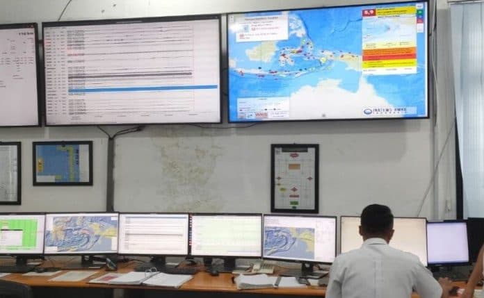 gempa_m_74_guncang_kalimantan_selatan_terasa_sampai_ke_bali_dan_jawa_timur