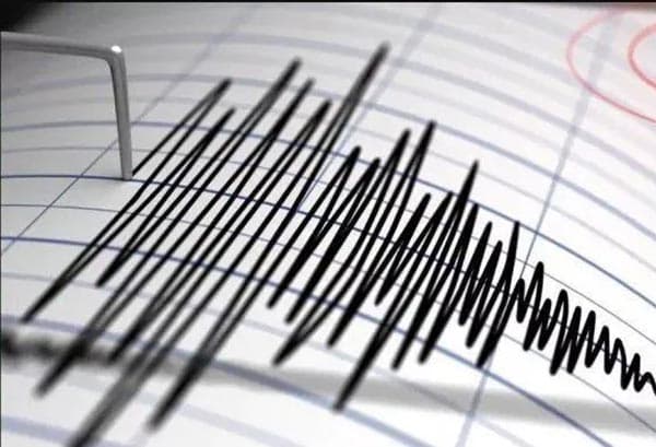 gempa_magnitudo_76_landa_filipina_selatan_tsunami_diperkirakan_setinggi_3_meter