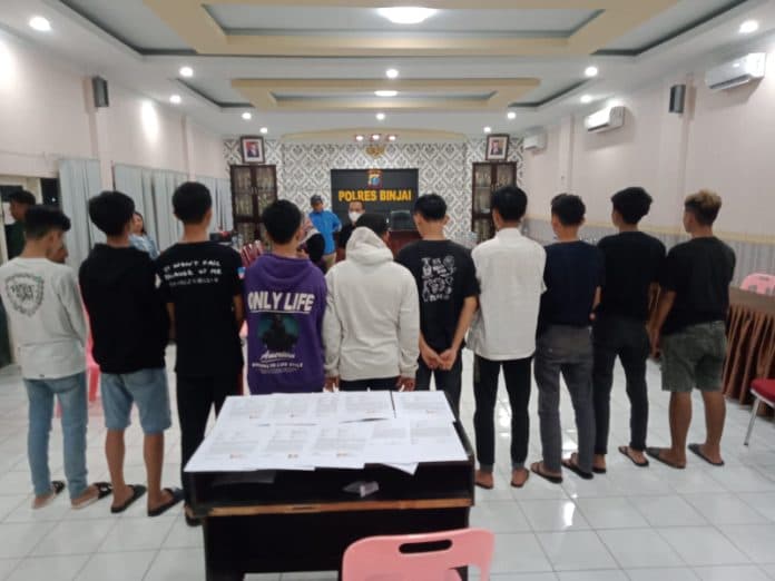 geng_motor_rnr_penganiaya_mahasiswa_yang_ditangkap_polres_binjai_dikembalikan_ke_orang_tua