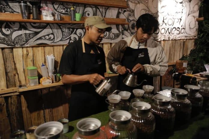gerakan_barista_asuh_menyelamatkan_dan_mengadopsi_barista_korban_phk