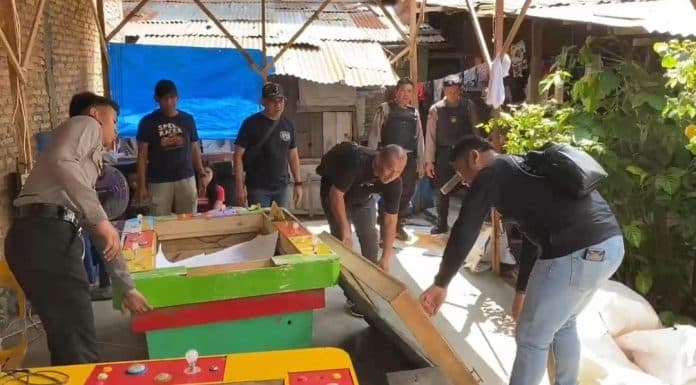 gerebek_kawasan_klambir_v_polisi_ringkus_diduga_bandar_narkoba