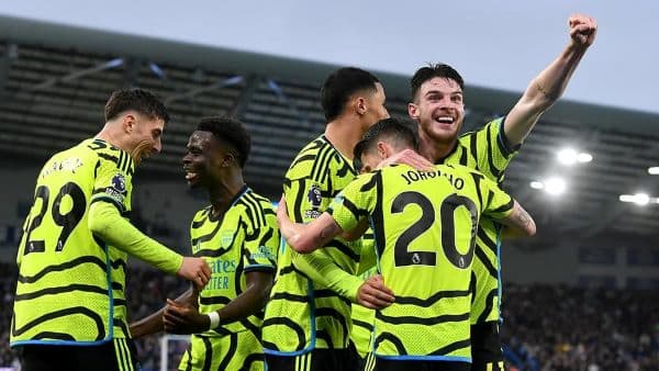 gilas_brighton_3_0_arsenal_geser_liverpool_dari_puncak_klasemen_sementara