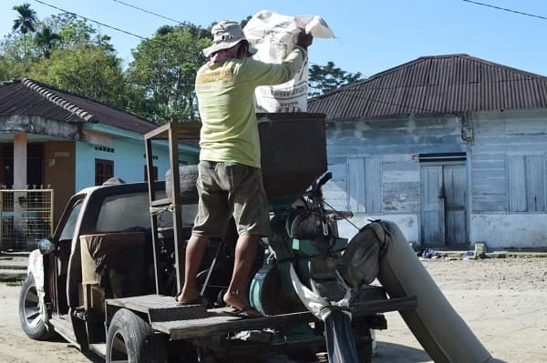 gilingan_padi_keliling_permudah_petani_di_simalungun