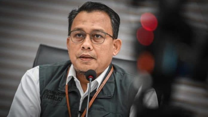 giliran_istri_anak_dan_cucu_syl_dipanggil_jadi_saksi_kasus_gratifikasi_di_kementan