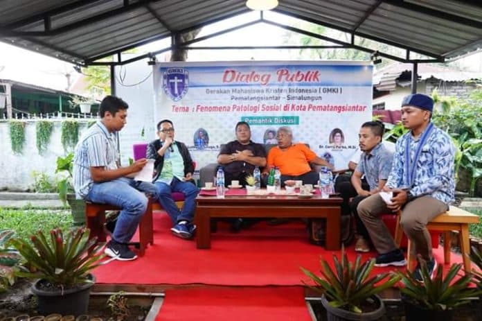 gmki_gelar_dialog_publik_fenomena_patologi_sosial_rektor_usi_dibutuhkan_semangat_akademisi